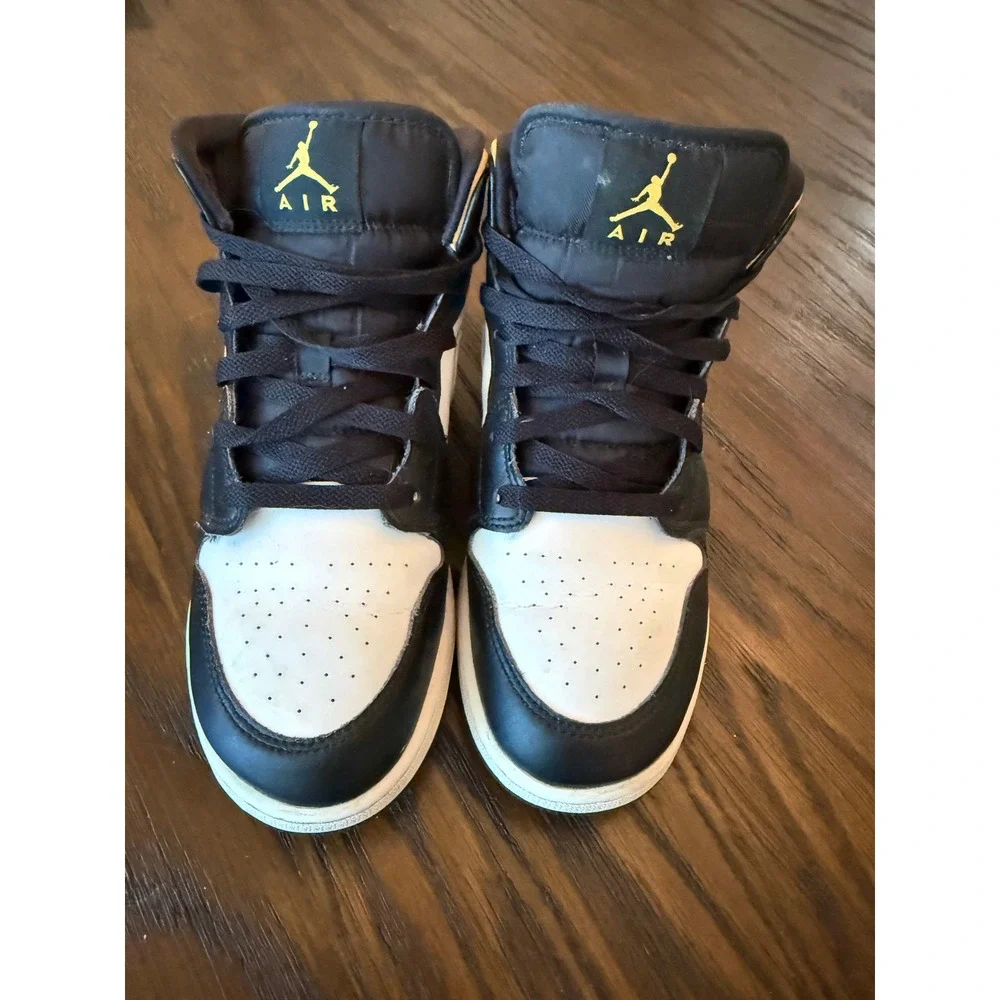 Jordan 1 Mid Kids Size 6Y Black White University Gold Good Sneakers 554725-170
